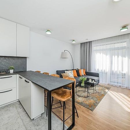 Lovely Apartment With Private Terrace By Urban Rent Kaunas Exterior foto
