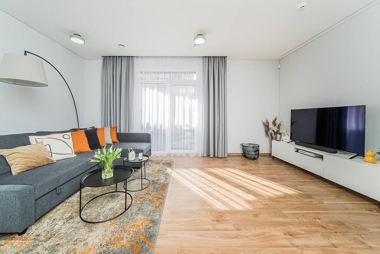 Lovely Apartment With Private Terrace By Urban Rent Kaunas Exterior foto