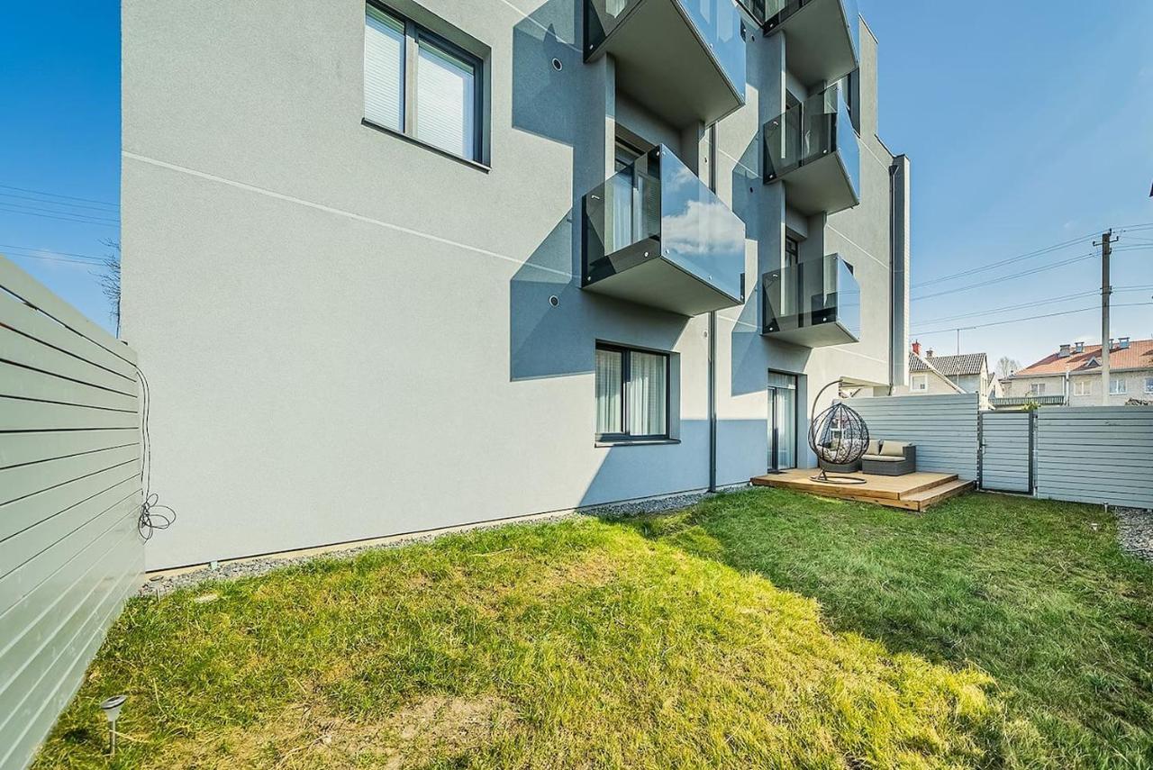 Lovely Apartment With Private Terrace By Urban Rent Kaunas Exterior foto