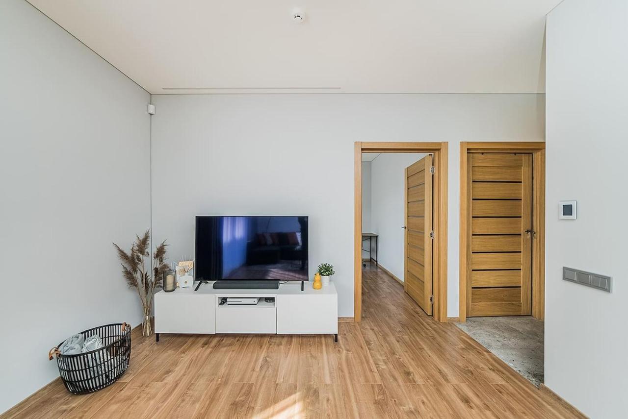 Lovely Apartment With Private Terrace By Urban Rent Kaunas Exterior foto