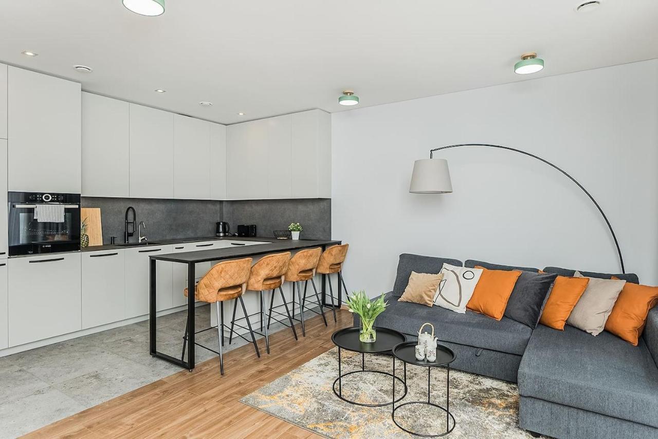 Lovely Apartment With Private Terrace By Urban Rent Kaunas Exterior foto